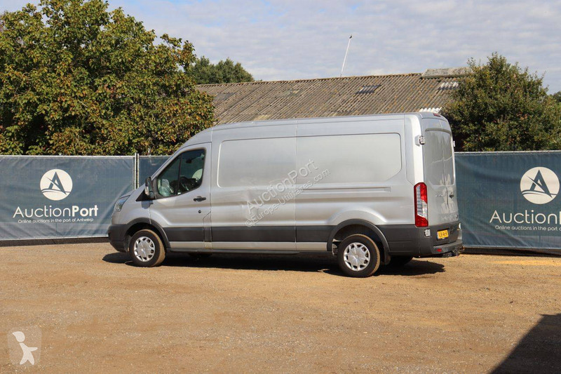 Véhicule utilitaire Ford