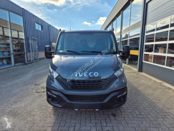 Utilitaire plateau Iveco