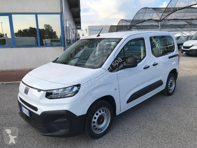 Véhicule utilitaire Fiat Doblo van d.cab XL 1.5...