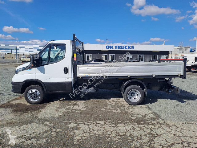 Véhicule utilitaire Iveco 35C18H