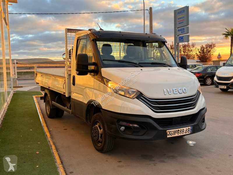 Véhicule utilitaire Iveco 35C16H3.0