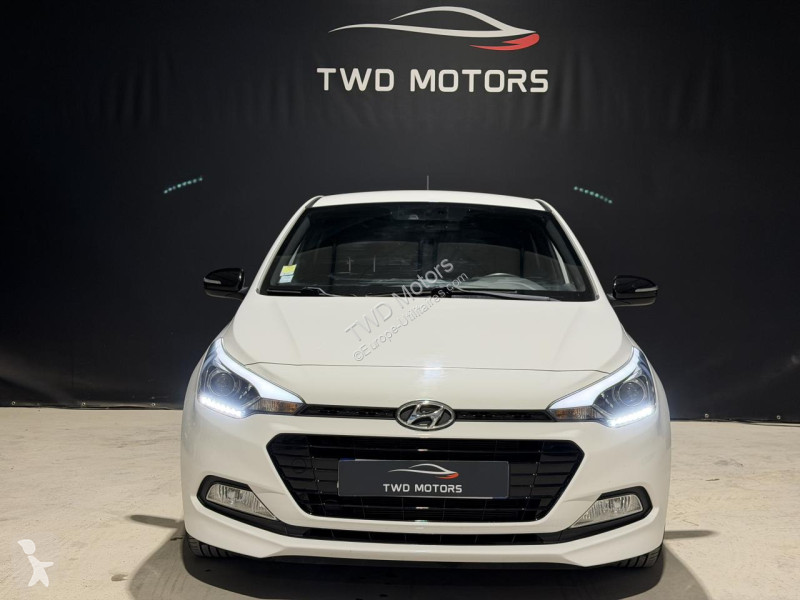Véhicule utilitaire Hyundai i20 1.2i - 84 II...