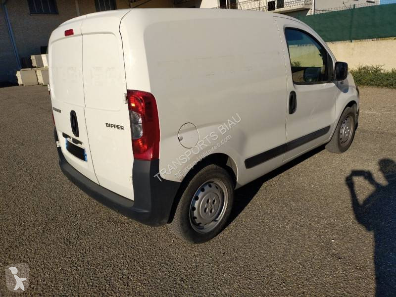 Véhicule utilitaire Peugeot 1.4 L HDi 70 CV