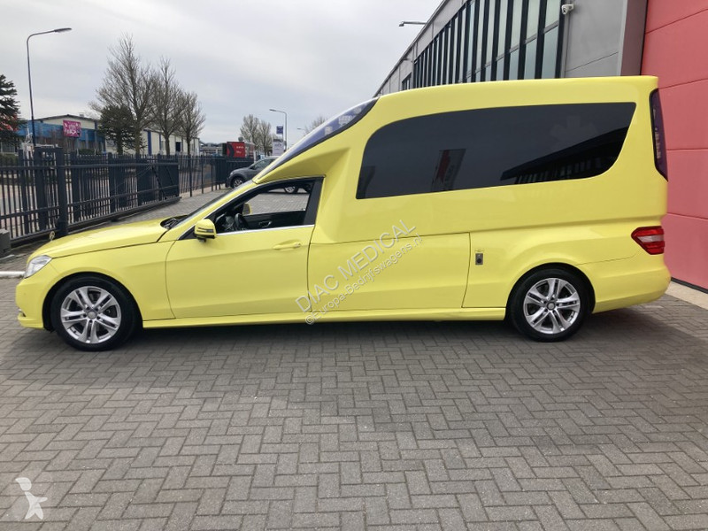 Véhicule utilitaire Mercedes Diesel E- CDI WITH...