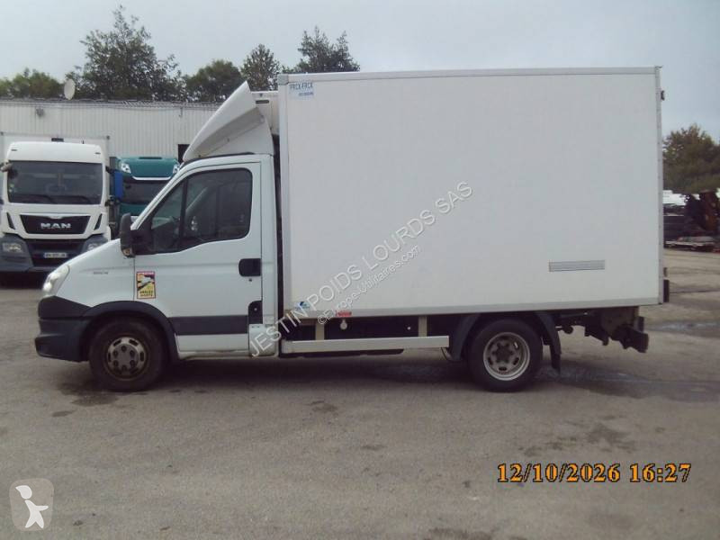 Véhicule utilitaire Iveco 35C15