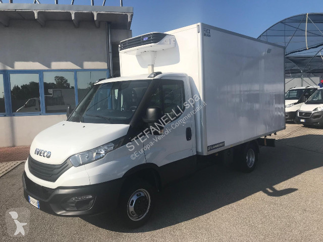 Véhicule utilitaire Iveco DAILY 35C16H3.0...