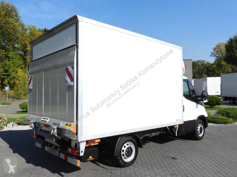 Véhicule utilitaire Iveco 35S16 DAILY