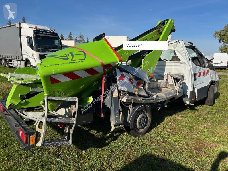 Véhicule utilitaire Iveco 35s14