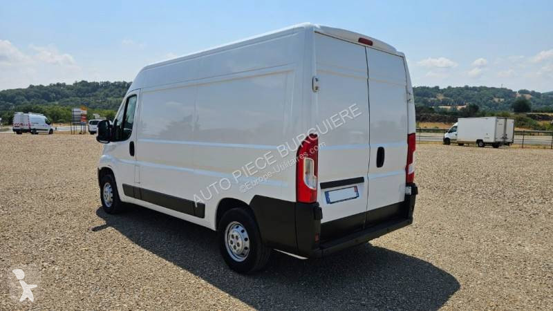 Véhicule utilitaire Peugeot 2,0L HDI 130