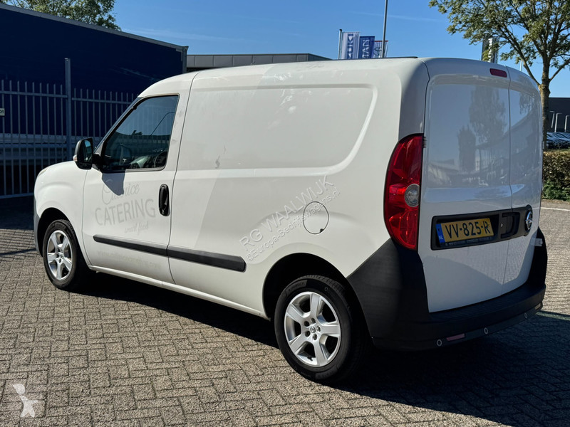 Véhicule utilitaire Opel 1.3 CDTi ecoflex edition