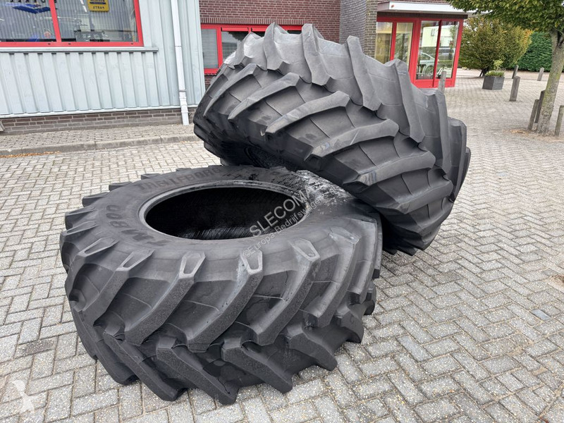Véhicule utilitaire Trelleborg 710/70R38 TM800...