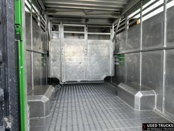 Utilitaire bétaillère Renault