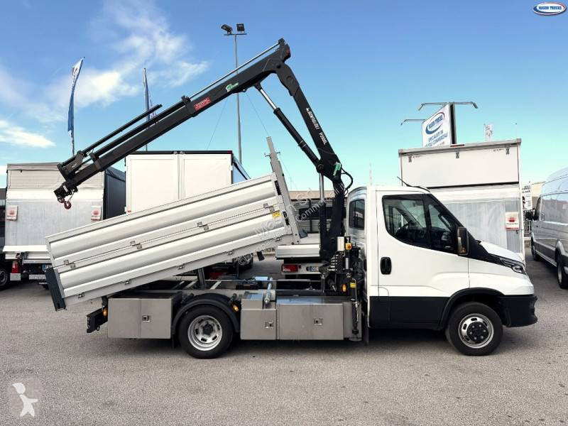 Véhicule utilitaire Iveco 35C18