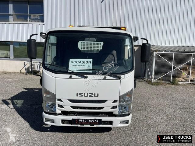 Véhicule utilitaire Isuzu