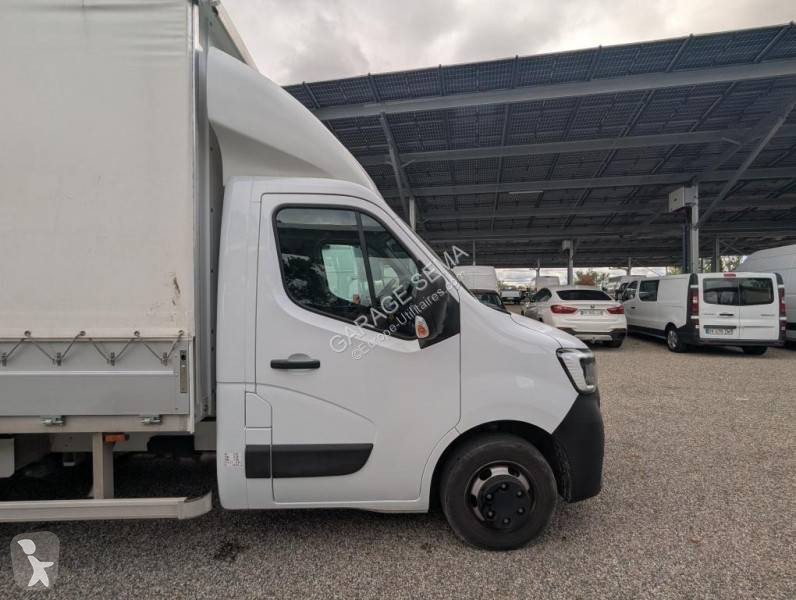 Véhicule utilitaire Renault 2.3 DCI 145