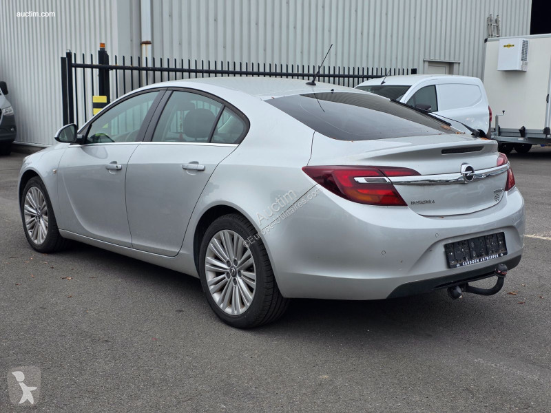 Véhicule utilitaire Opel insignia limousine