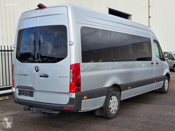 Fourgon long Mercedes