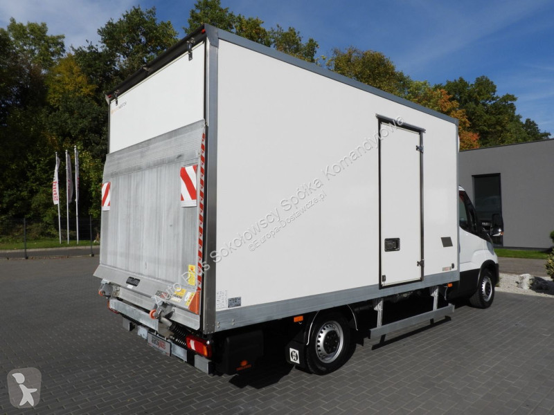 Véhicule utilitaire Iveco 35S16 DAILY