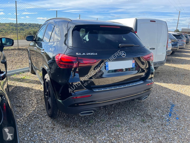 Véhicule utilitaire Mercedes GLA 200d CDi 150...