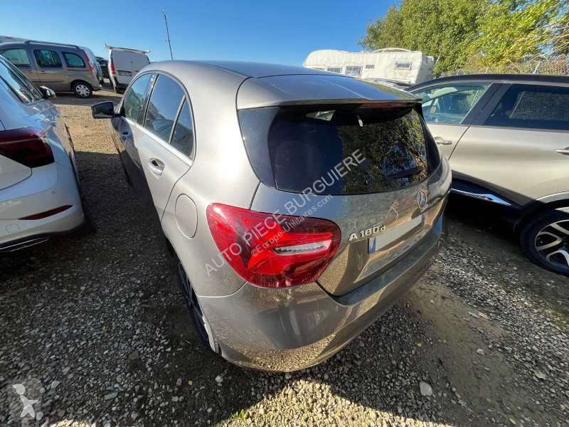 Véhicule utilitaire Mercedes 180d CDi 109...