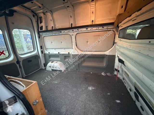 Véhicule utilitaire Nissan PRIMASTER