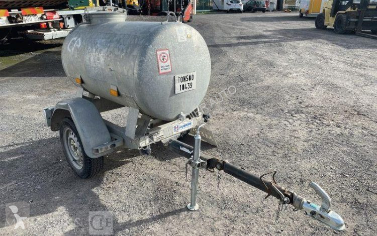 Véhicule utilitaire Hubière remorque citerne