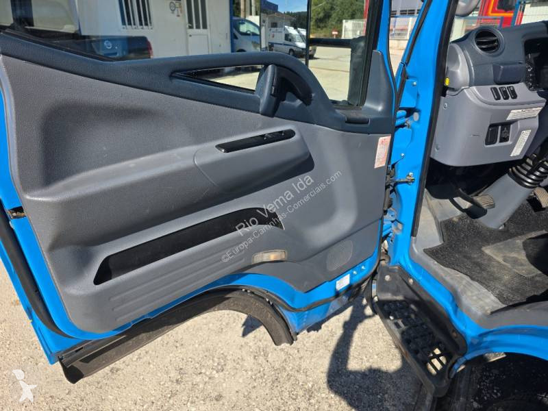 Véhicule utilitaire Mitsubishi Fuso 3C13