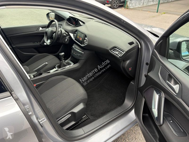 Véhicule utilitaire Peugeot 308 1.2 PURETECH...