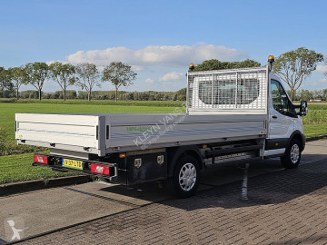 Utilitaire plateau Ford