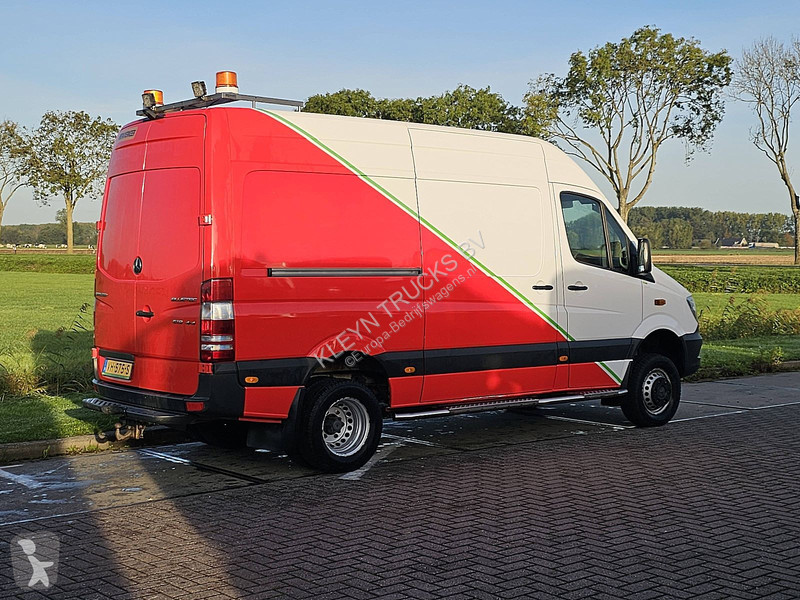 Véhicule utilitaire Mercedes 519 L2H2 V6 3.0...
