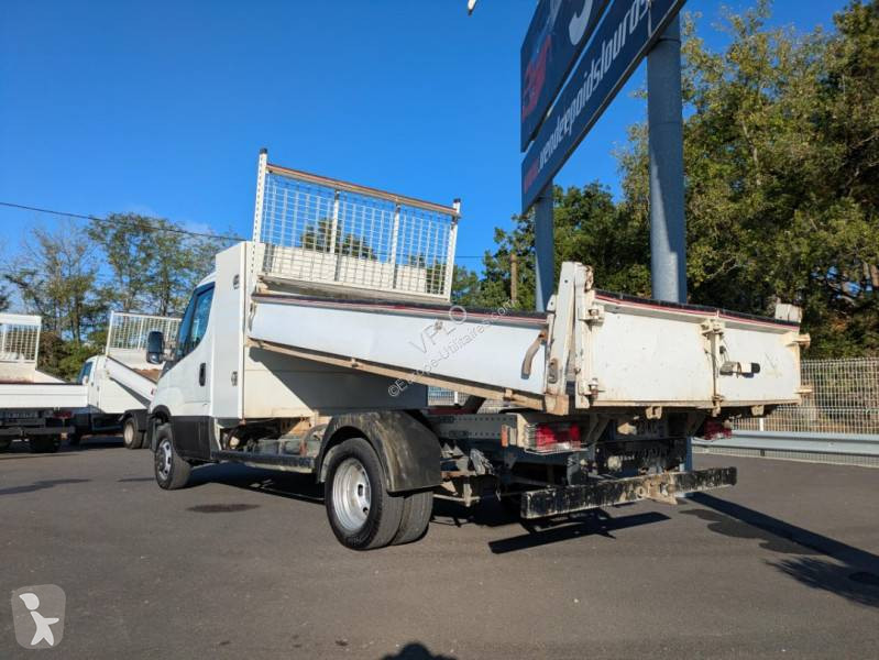Véhicule utilitaire Iveco 35C15