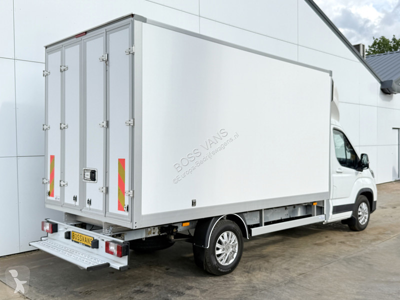 Véhicule utilitaire Maxus e 9 65kWh 204PK e 9