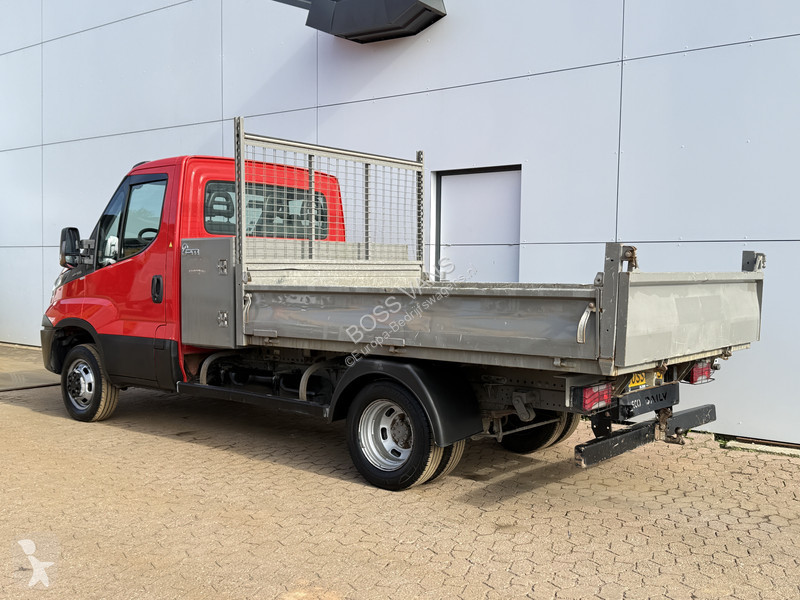 Véhicule utilitaire Iveco 35C12 2.3