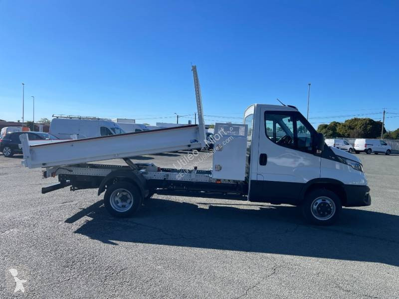 Véhicule utilitaire Iveco 35C16