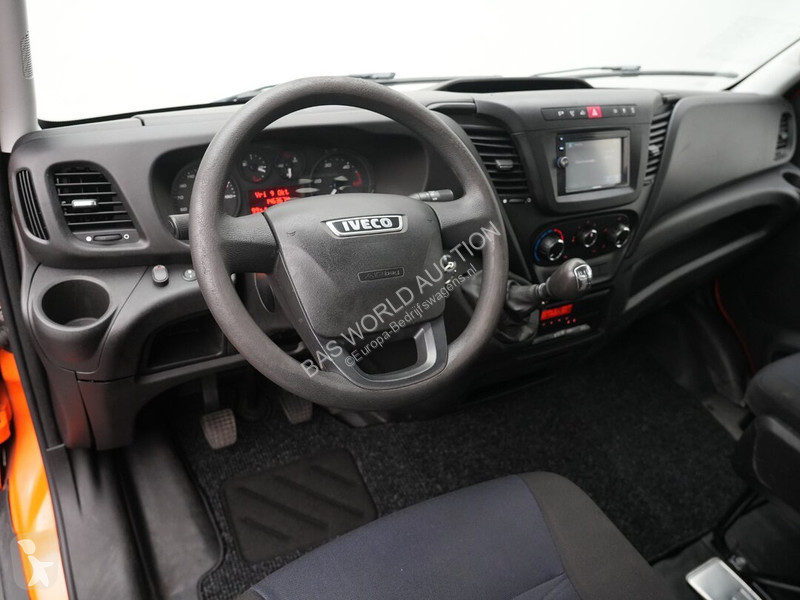 Véhicule utilitaire Iveco 35C14