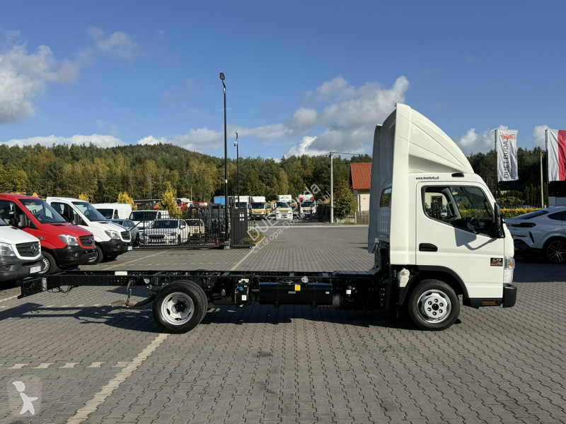 Véhicule utilitaire Mitsubishi Fuso