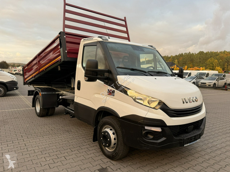 Véhicule utilitaire Iveco 65C18 V H