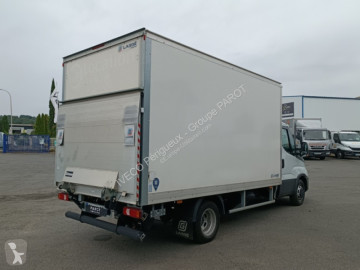 Véhicule utilitaire Iveco