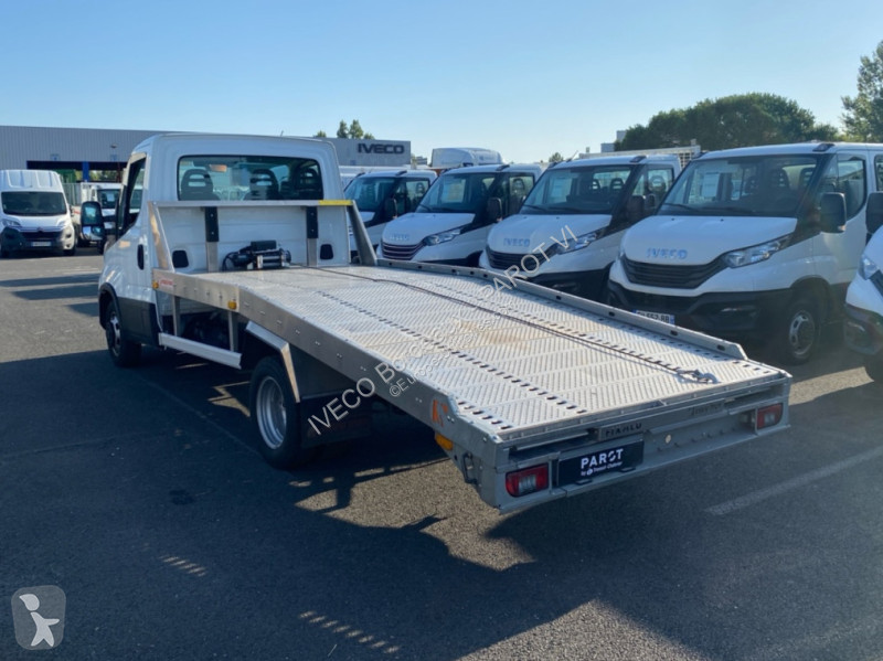 Véhicule utilitaire Iveco 35C16H empattement...