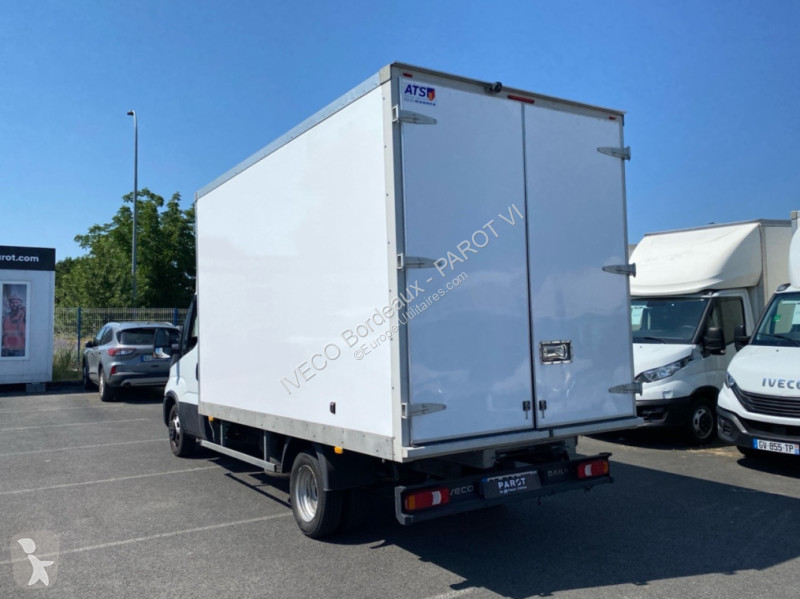 Véhicule utilitaire Iveco 35C16H empattement...