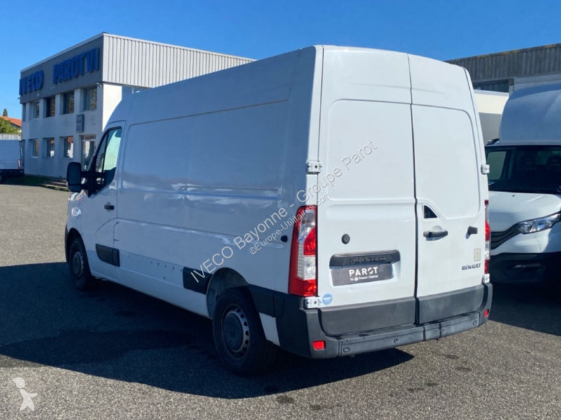 Véhicule utilitaire Renault F3300 L2H2 2.3 Blue...
