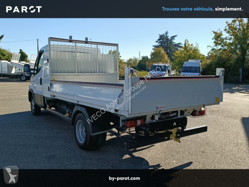Véhicule utilitaire Iveco 35C16H empattement...