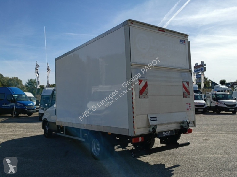 Véhicule utilitaire Iveco 35C16H empattement...