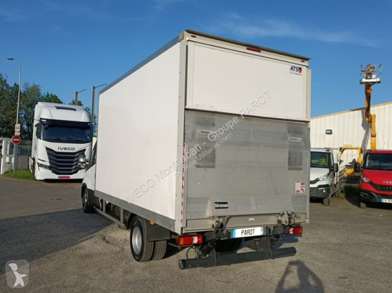 Véhicule utilitaire Iveco 35C16H empattement...
