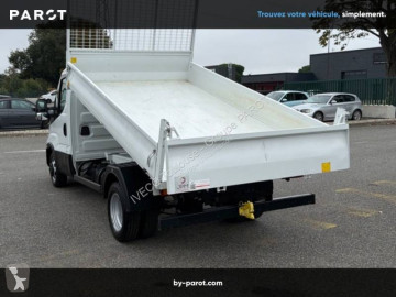 Utilitaire benne standard Iveco
