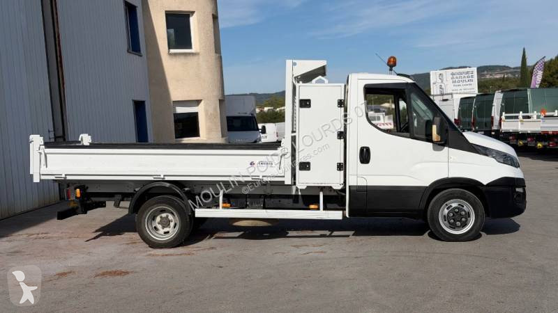 Véhicule utilitaire Iveco 35C13