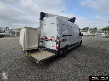 Renault telescopic platform commercial vehicle