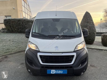 Peugeot mid-size van