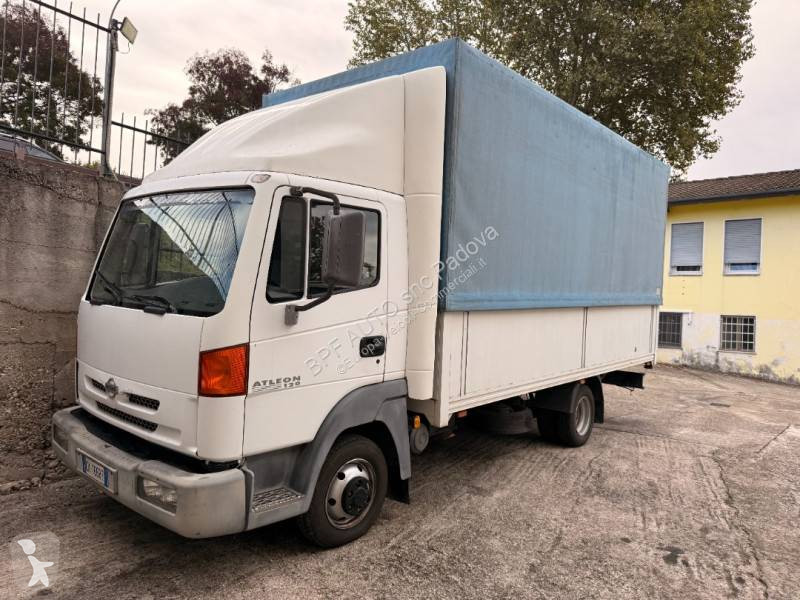 Nissan 120.35 van