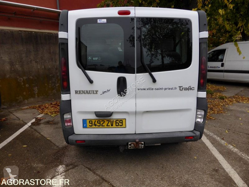 Renault TRAFIC van